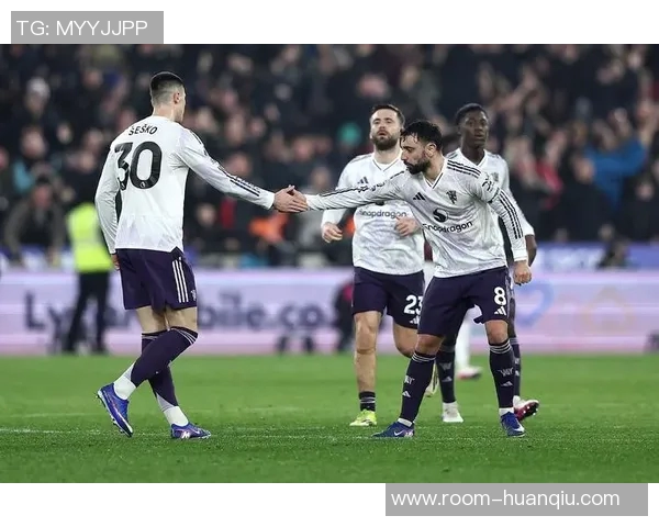 早报聚焦：世界杯抽签即将揭晓曼联平西汉姆米兰意杯遭遇淘汰